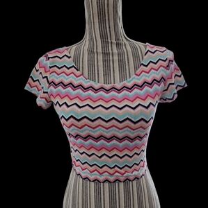 EUC! Colorful big zag crop top by Divided H&M